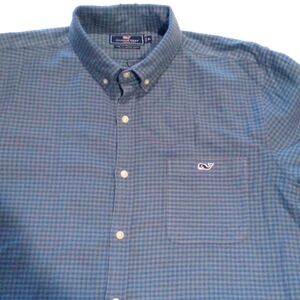 Men's XL Vineyard Vines, Long Sleeved Button Down Shirt!